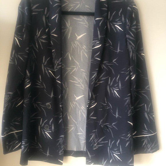 RW & CO Pajama Style Floral Lightweight blazer- XS - Picture 3 of 4